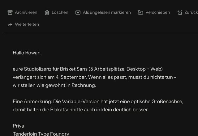 Die Symbolleiste der geöffneten Nachricht wird gezeigt, in den Einstellungen wird eine Voreinstellung für Schnellaktionen gewählt, und die Symbolleiste zeigt danach andere Aktionen. · Reviewed for MailVault version 2.20.0