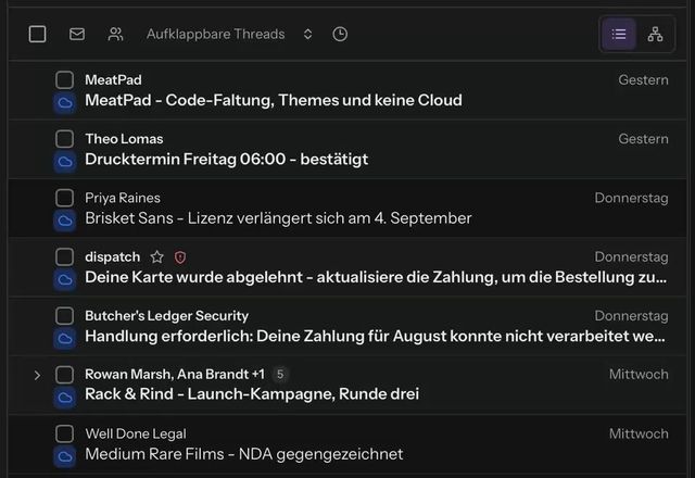 Eine Nachrichtenzeile wird mit der rechten Maustaste angeklickt, Zurückstellen wird gewählt, und eine Auswahl bietet Später heute, Morgen, das Wochenende und nächste Woche an. Morgen wird gewählt, und die Nachricht verlässt den Posteingang. · Reviewed for MailVault version 2.20.0