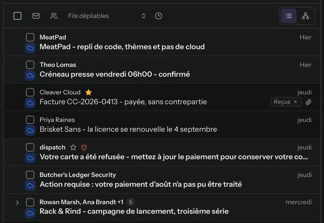 On fait un clic droit sur une ligne de message et une roue d’actions s’ouvre autour du pointeur. « Suivre » est choisi et l’étoile de la ligne devient ambre. · Reviewed for MailVault version 2.20.0