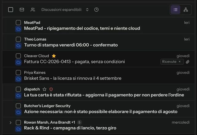 Si clicca con il tasto destro una riga di messaggio e attorno al puntatore si apre una ruota radiale di azioni. Si sceglie Aggiungi a speciali e la stella della riga diventa ambra. · Reviewed for MailVault version 2.20.0