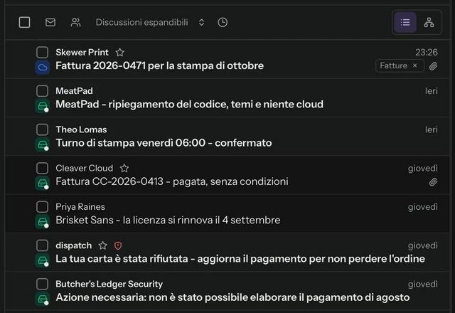 In Impostazioni, Tag automatici mostra una regola scritta a parole semplici. La Posta in arrivo elenca poi Fattura 2026-0471 per la stampa di ottobre in cima, con un tag Fatture sulla riga. · Reviewed for MailVault version 2.20.0