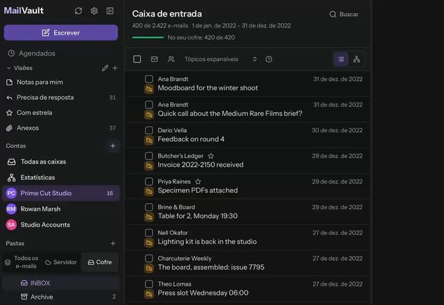 O MailVault pergunta Arquivar e depois excluir do servidor?, Arquivar e excluir é clicado, o progresso chega a 420 de 420 e a visão Vault continua listando as 420 mensagens de 2022 arquivadas. · Reviewed for MailVault version 2.20.0