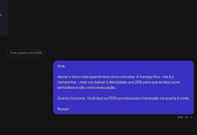 Uma conversa de e-mail aparece na visão de chat, como balões de chat agrupados por pessoa e assunto. · Reviewed for MailVault version 2.20.0