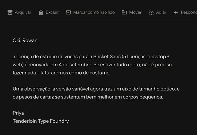 A barra de ferramentas da mensagem aberta aparece, um conjunto de ações rápidas é escolhido em Configurações, e a barra de ferramentas passa a mostrar outro conjunto de ações. · Reviewed for MailVault version 2.20.0