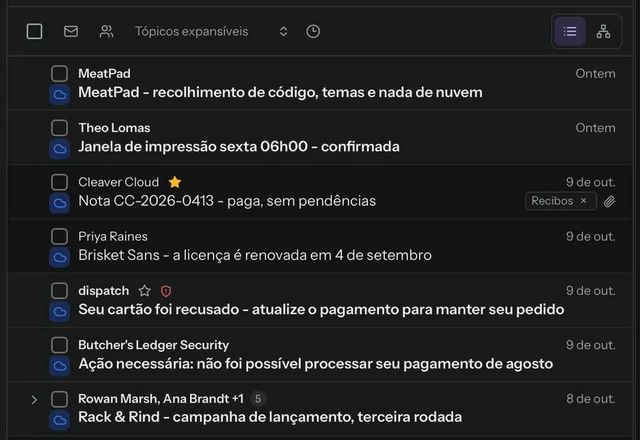 Uma linha de mensagem é clicada com o botão direito e uma roda radial de ações abre ao redor do ponteiro. Marcar com estrela é escolhido e a estrela da linha fica âmbar. · Reviewed for MailVault version 2.20.0