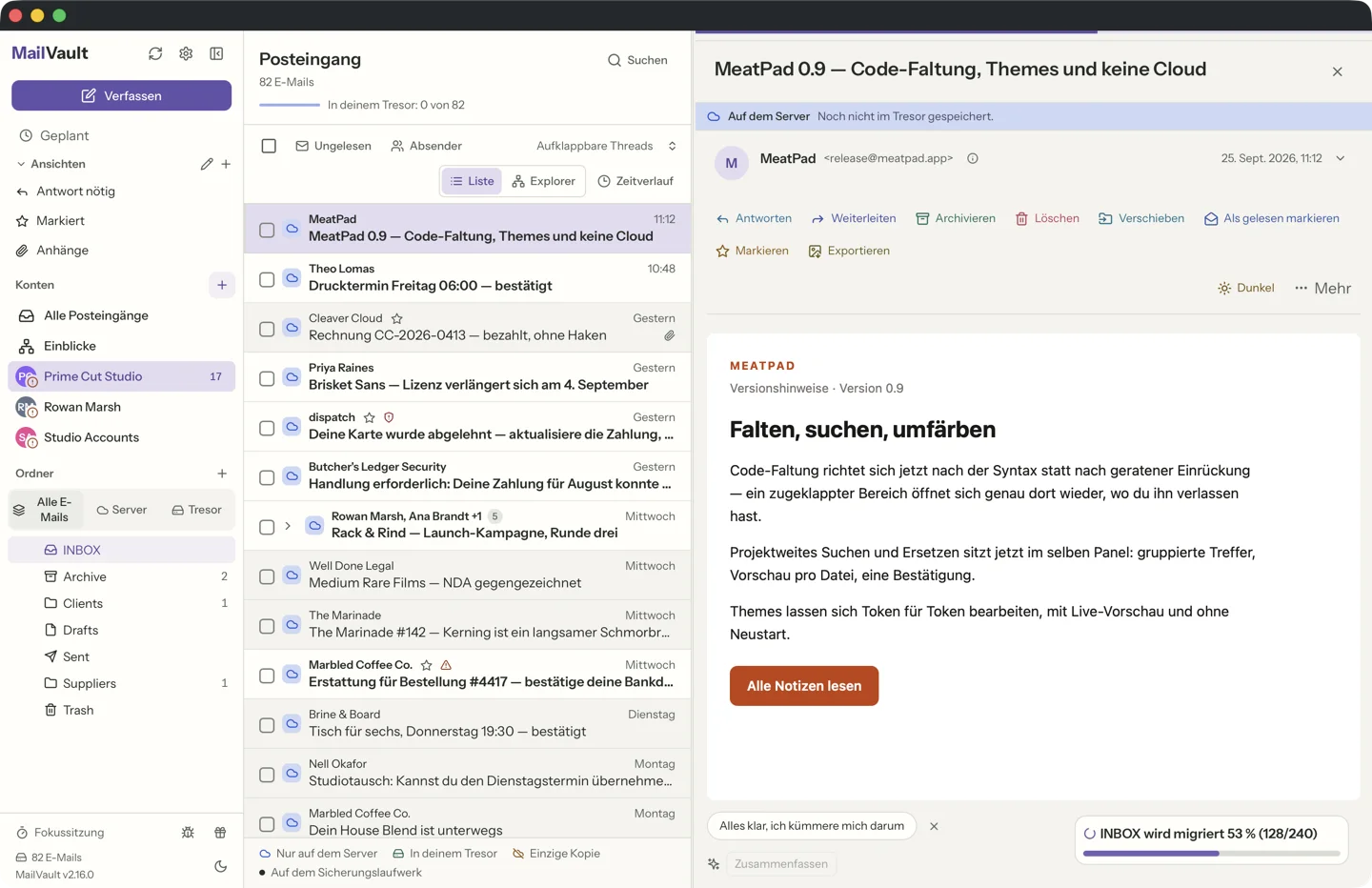 MailVault E-Mail-Listenansicht mit Posteingang und Konversations-Threads · MailVault version 2.16.0