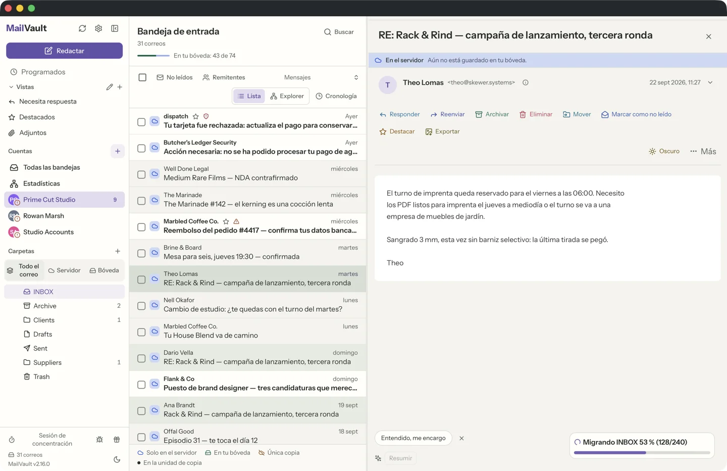 Lista de mensajes de MailVault marcando el mensaje abierto en gris firme y el resto de su conversación en un gris más claro · MailVault version 2.16.0
