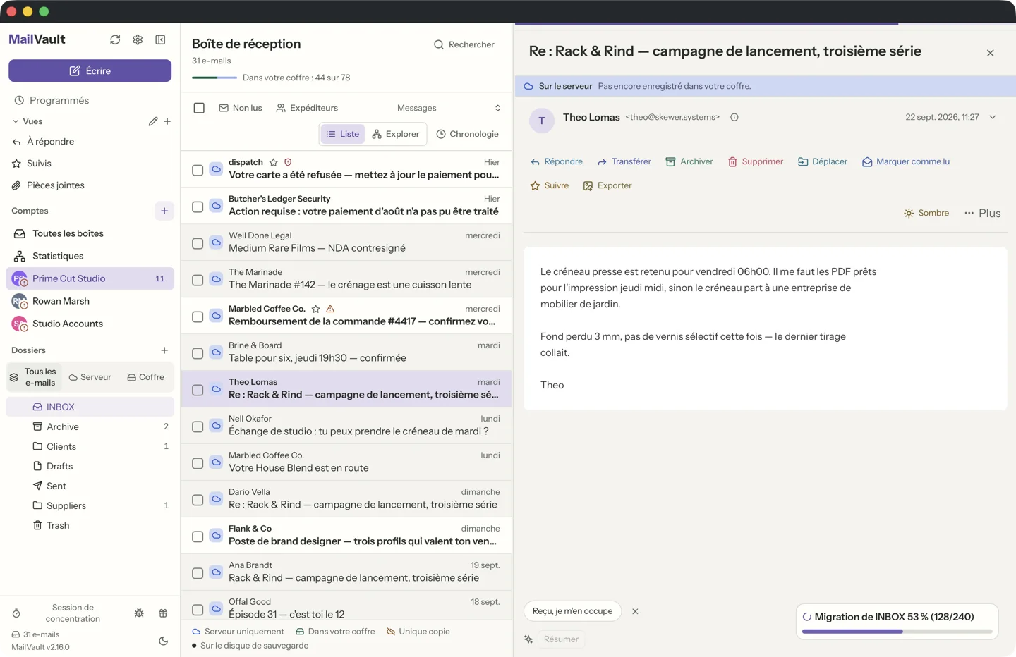 Liste des messages de MailVault avec la surbrillance par défaut : le message ouvert porte une bande teintée · MailVault version 2.16.0