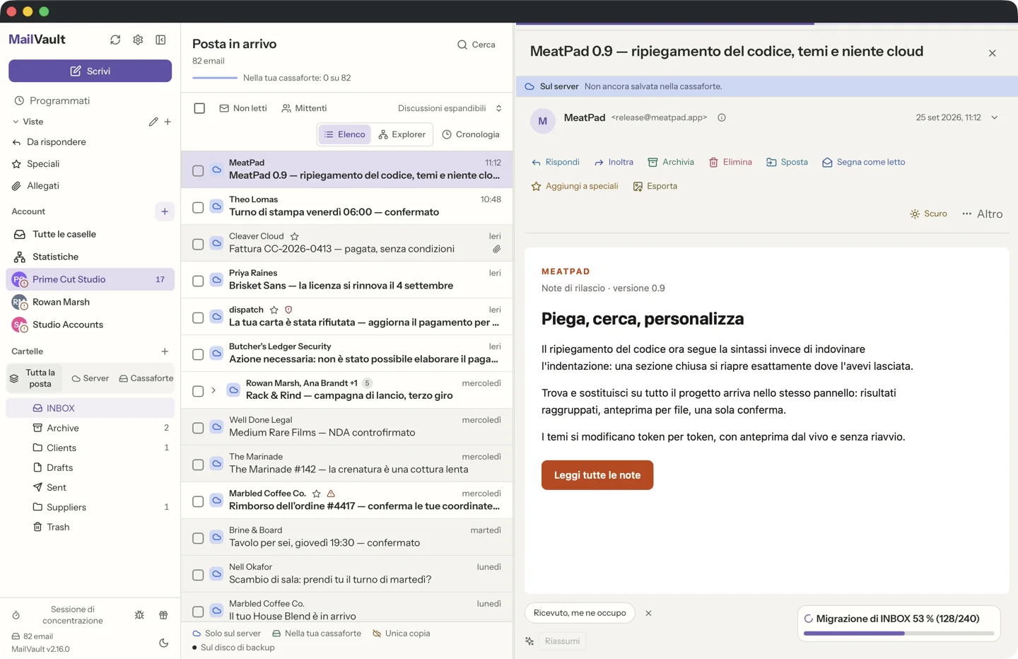 Vista elenco email di MailVault con la casella e le conversazioni in thread · MailVault version 2.16.0