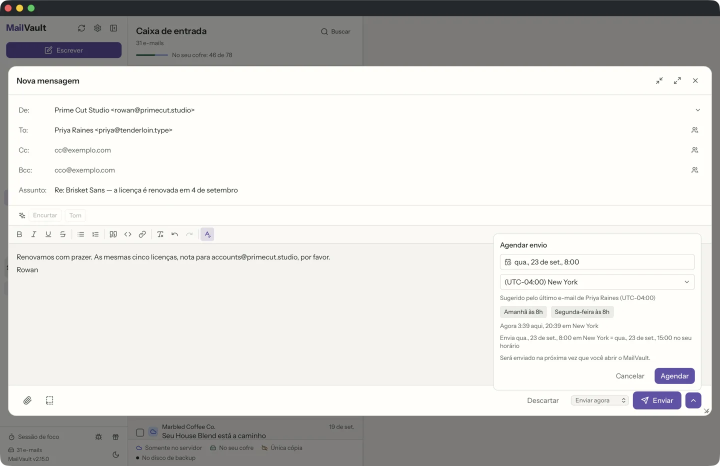 Nova mensagem no MailVault com o painel Agendar envio aberto: uma resposta marcada para 8:00 em Nova York, com o fuso sugerido pelo último e-mail do destinatário